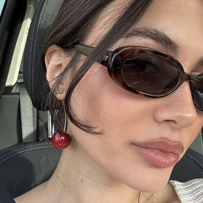 Ladies fashionable sunglasses in elegant tortoise shell design Bowlift