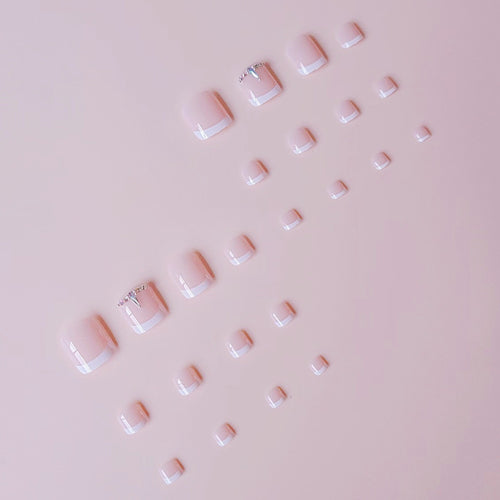 Nail art set with elegant rhinestone details Bowlift