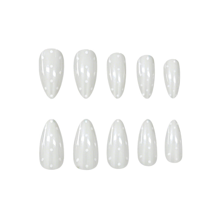Elegant Almond-Shaped Nail Art Bowlift