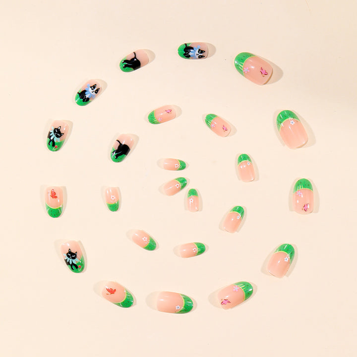 Artistic Cat-Inspired Nail Art Bowlift