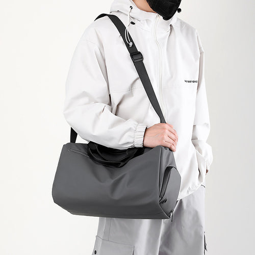 Multifunctional sports and travel bag with robust design Bowlift