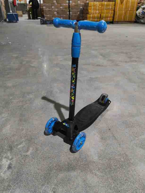 Three-Wheel Balance Scooter Bowlift