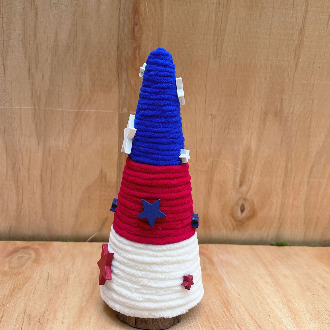 Unisex festive table tree made of knitted fleece with star topper and wooden base Bowlift