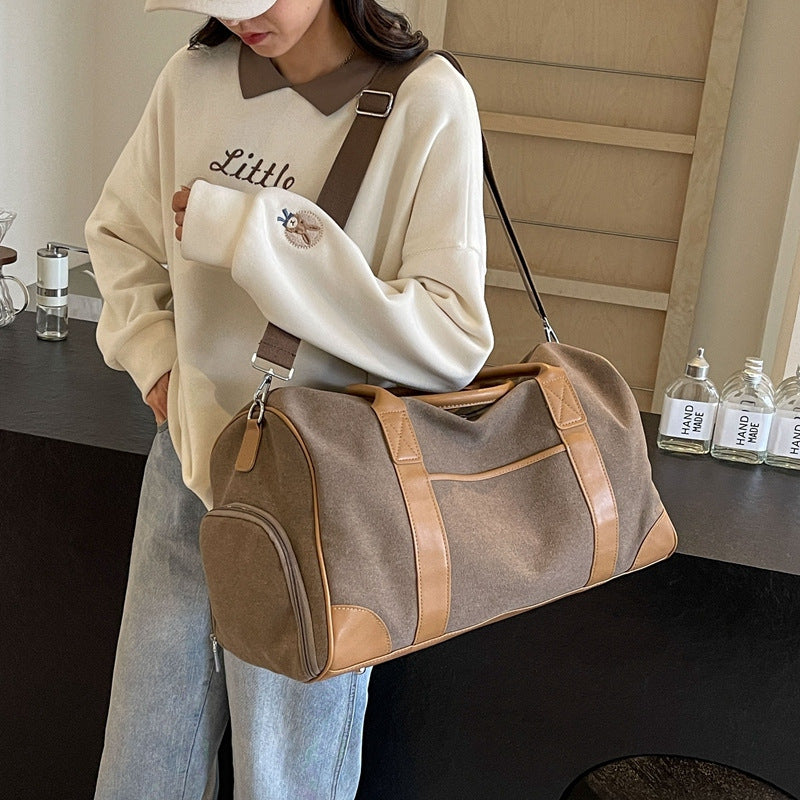 Stylish and Practical Travel Bag Made of Durable Material Bowlift