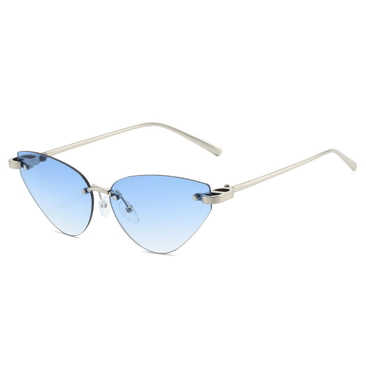Fashion-Forward Cat-Eye Sunglasses Bowlift