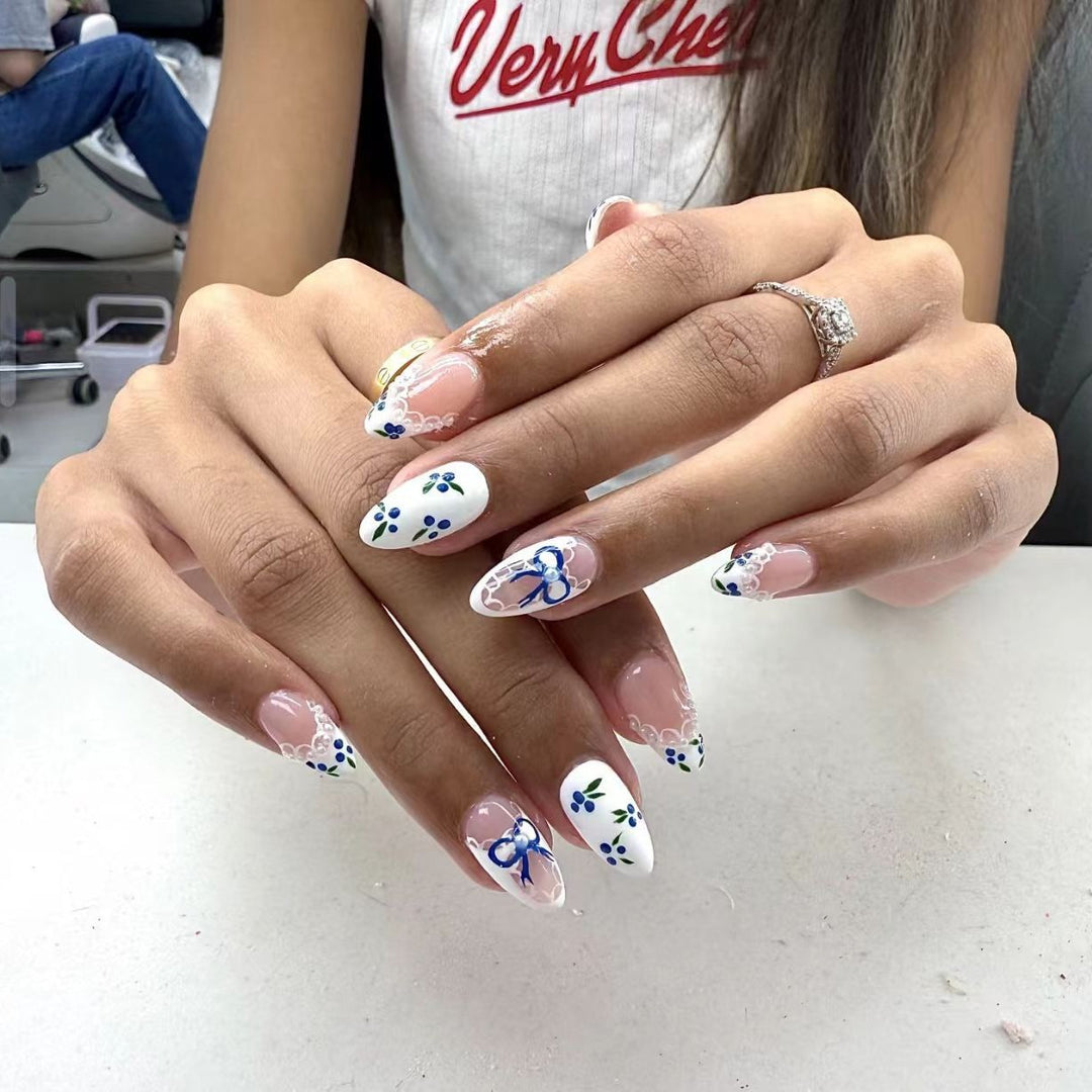 Detailed Floral Design Press-On Nails Bowlift