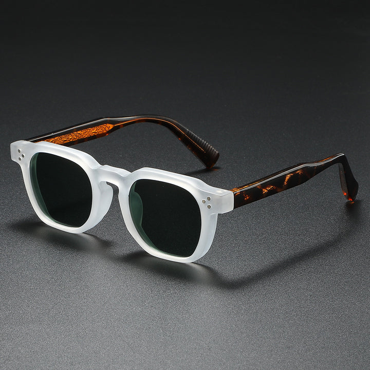 Ladies fashionable sunglasses in innovative design Bowlift