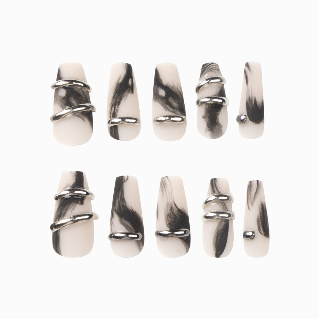 Trendy and creative artificial nails Bowlift