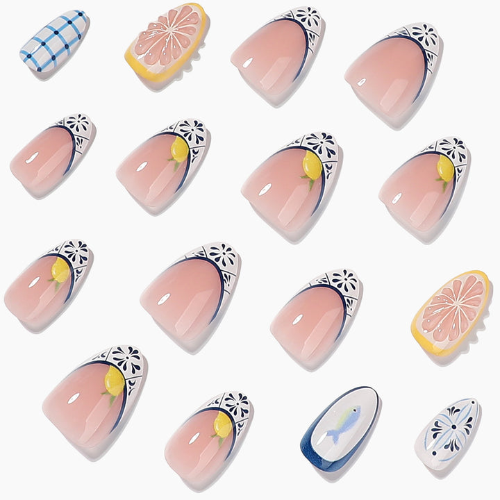 Artful nail art with maritime patterns and fresh motifs Bowlift