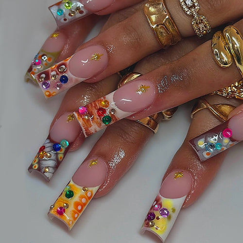 Stylish artificial nails with sparkling accents Bowlift