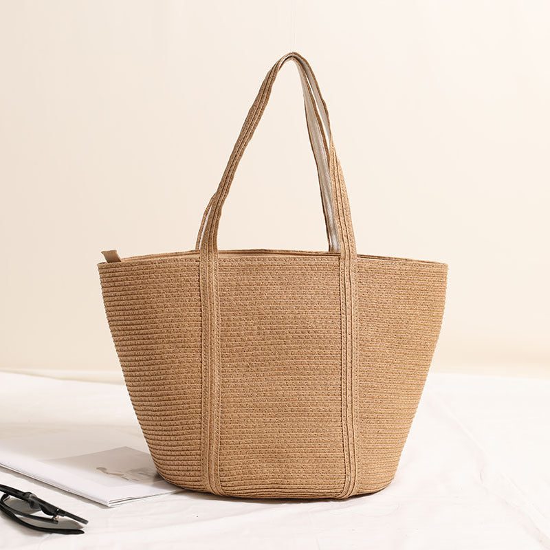 Practical Tote Bag with Structured Design Bowlift