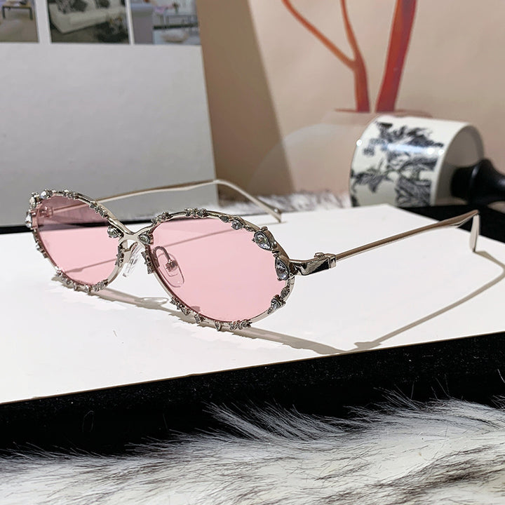 Women's extravagant oversized sunglasses with futuristic design Bowlift