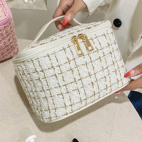 Stylish and Practical Cosmetic Storage Bag Bowlift