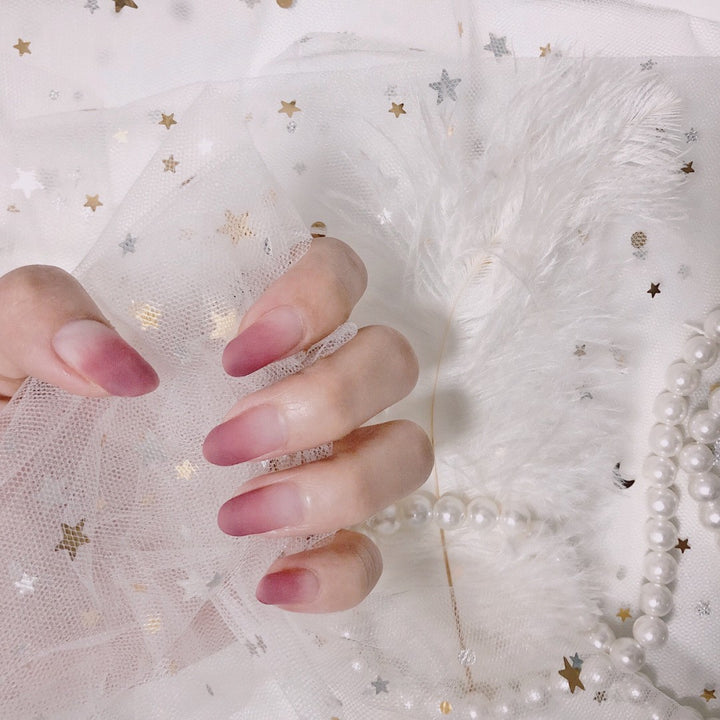 Artful nail extensions with an elegant leaf pattern Bowlift