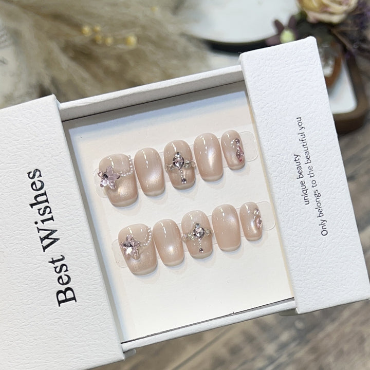 Elegant Press-On Nail Set with Floral Accents Bowlift