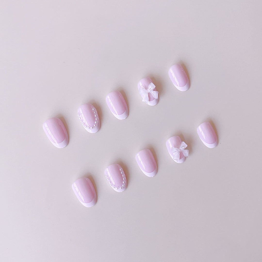 Artificial nail set with elegant 3D flower and lace accents Bowlift