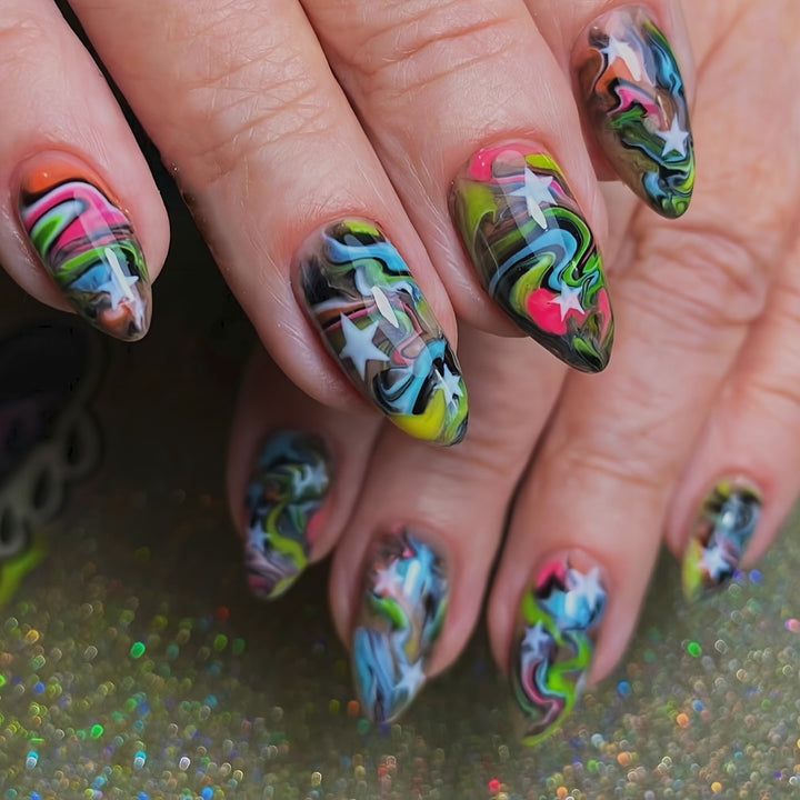 Artificial nails with creative gradient color and star motif Bowlift
