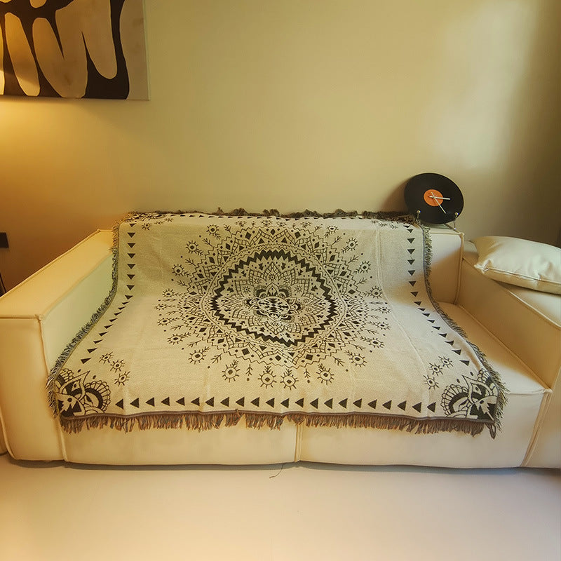 Ethnic Mandala-Inspired Decorative Throw Blanket