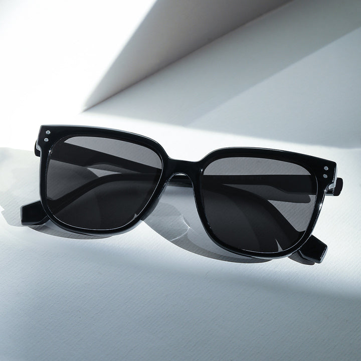 Women's Vintage Style Sunglasses Bowlift