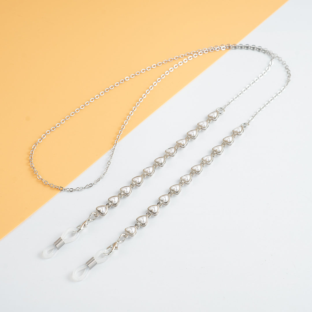Elegant Pearl-Linked Eyewear Chain Bowlift