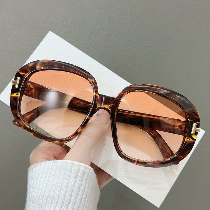 Stylish Oversized Sunglasses Bowlift