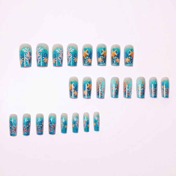 Glittering artificial nails with maritime star motif Bowlift