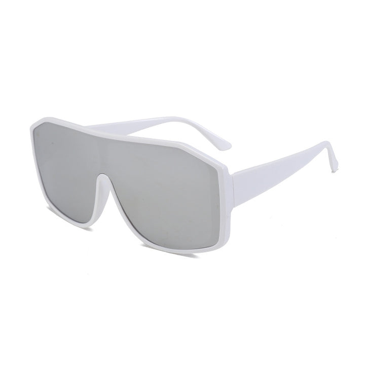 Ladies Fashion Oversized Sunglasses in Futuristic Design Bowlift