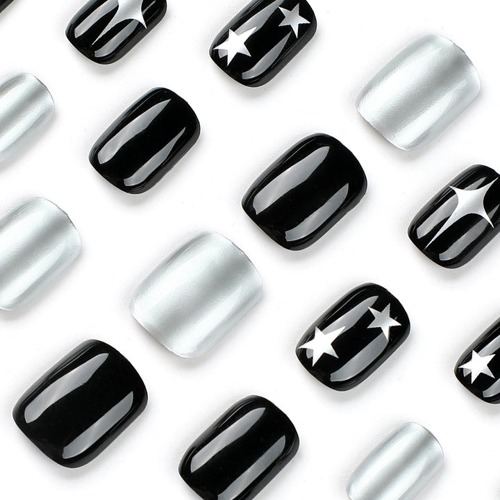 Artful Nail Art with Metallic and Star Motifs Bowlift