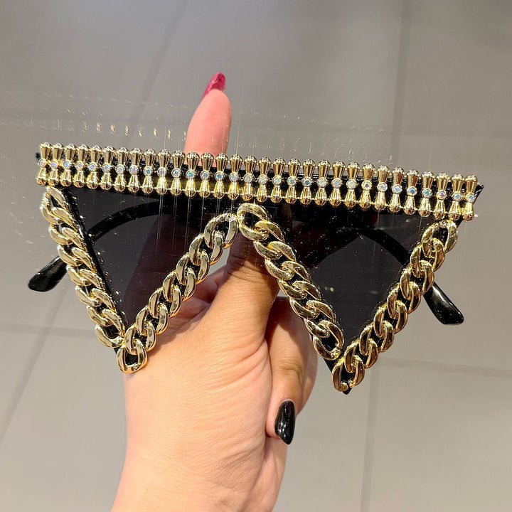 Women's trendy sunglasses with striking chain frame Bowlift