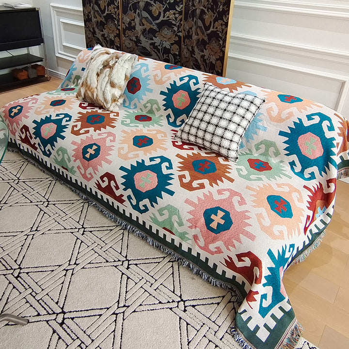 Cozy Geometric Pattern Throw Blanket