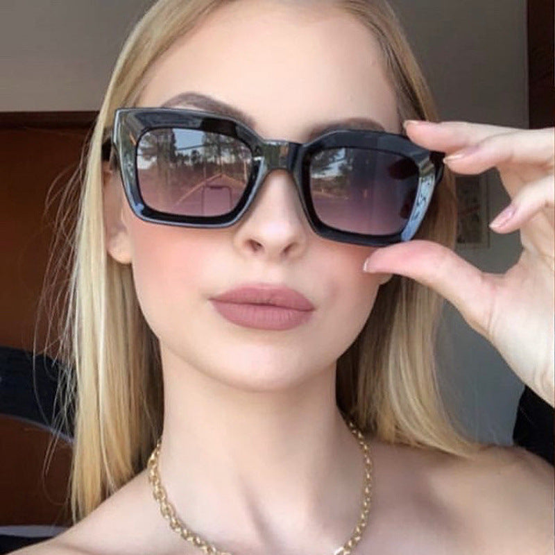 Women's fashionable square sunglasses with narrow frame Bowlift