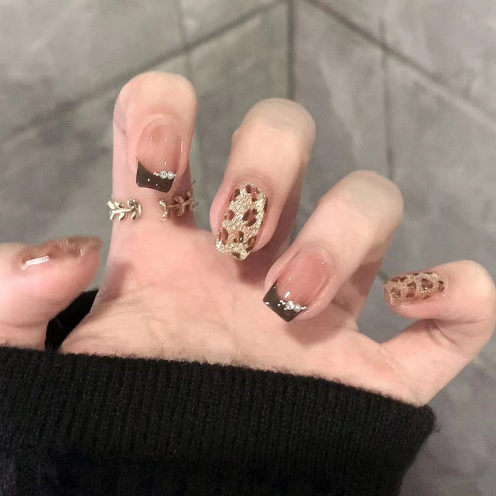 Stylish Press-On Nail Set with Artistic Leopard Design Bowlift