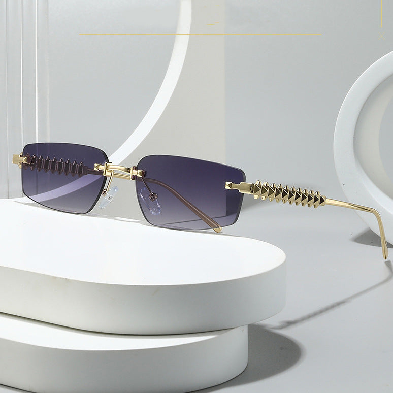 Women's Designer Sunglasses with Unique Barbed Wire Design Bowlift