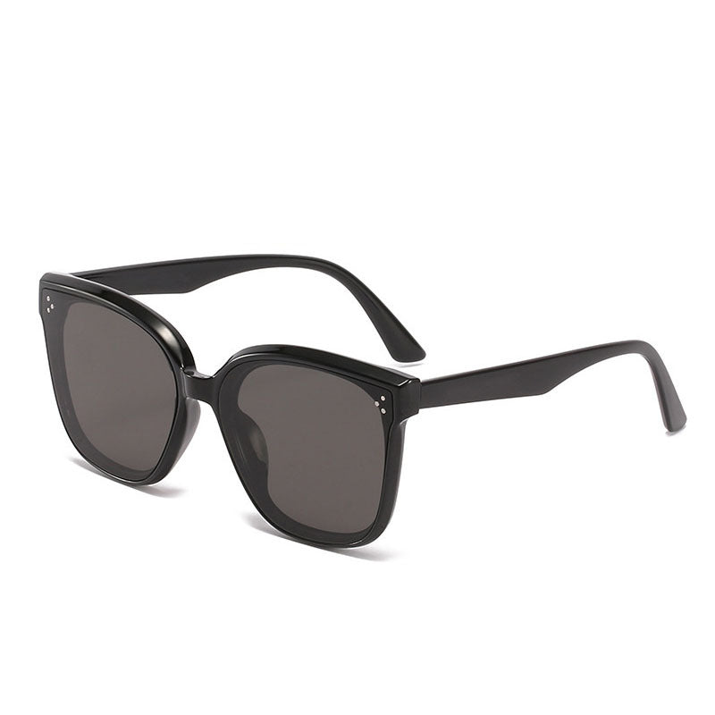 Women's Cat-Eye Sunglasses in Elegant and Modern Design Bowlift