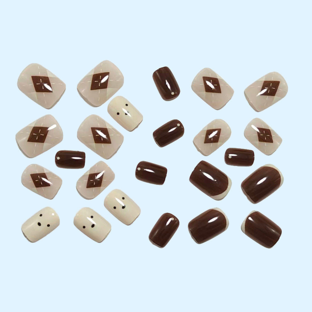 Creative press-on nails in elegant bear design Bowlift