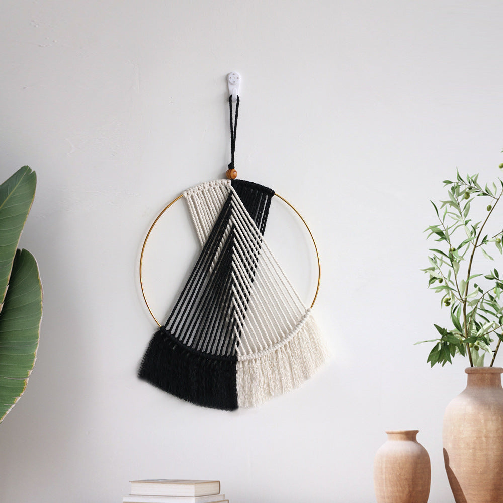 Macrame Wall Decoration with Elegant Appeal