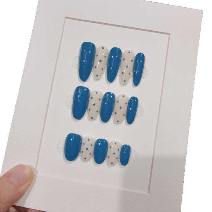 Decorative Press-On Nail Set with Artistic Design Bowlift