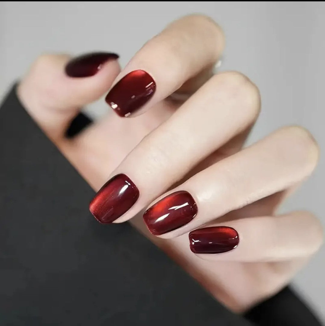 Glossy Emerald Press-On Nail Art Bowlift