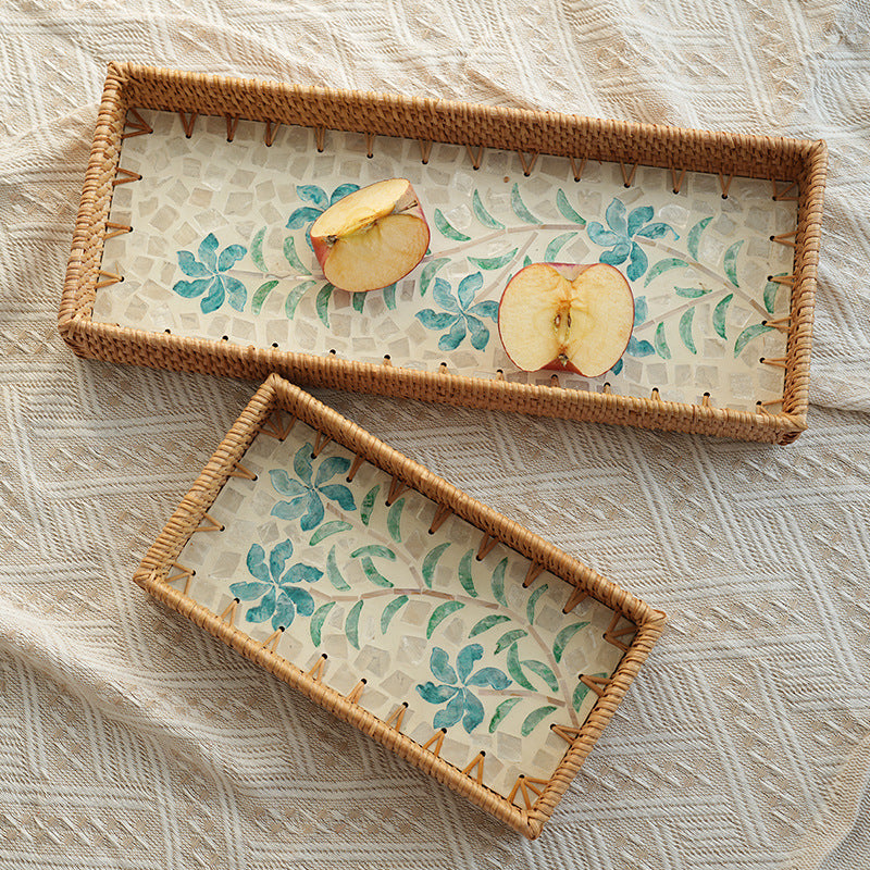 Elegant serving platter made of natural materials Bowlift