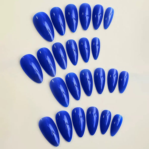 Artificial nail tips in glamorous design Bowlift