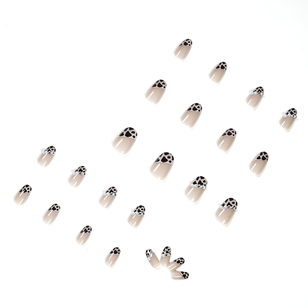 Artistic and elegant artificial nails Bowlift