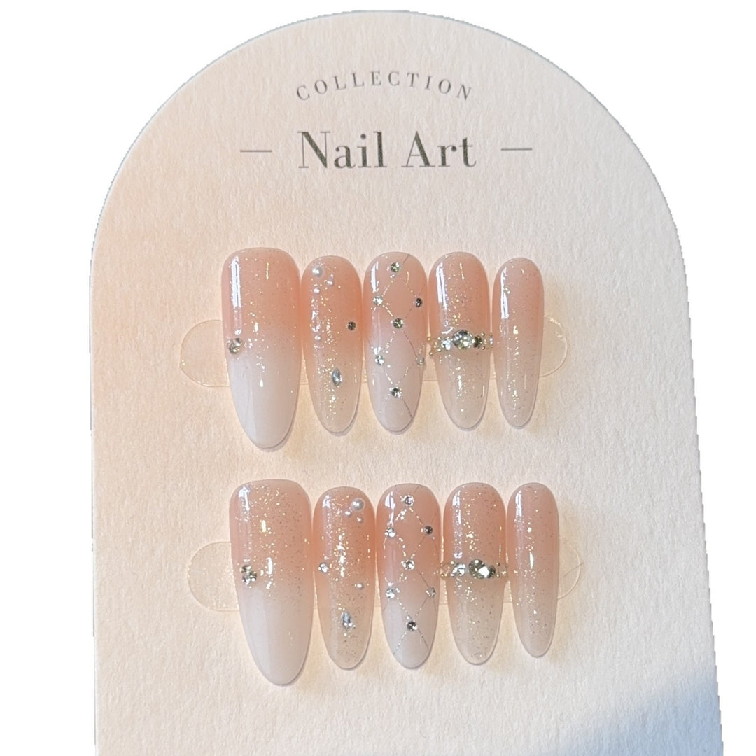 Artificial nails with elegant ombre effect Bowlift