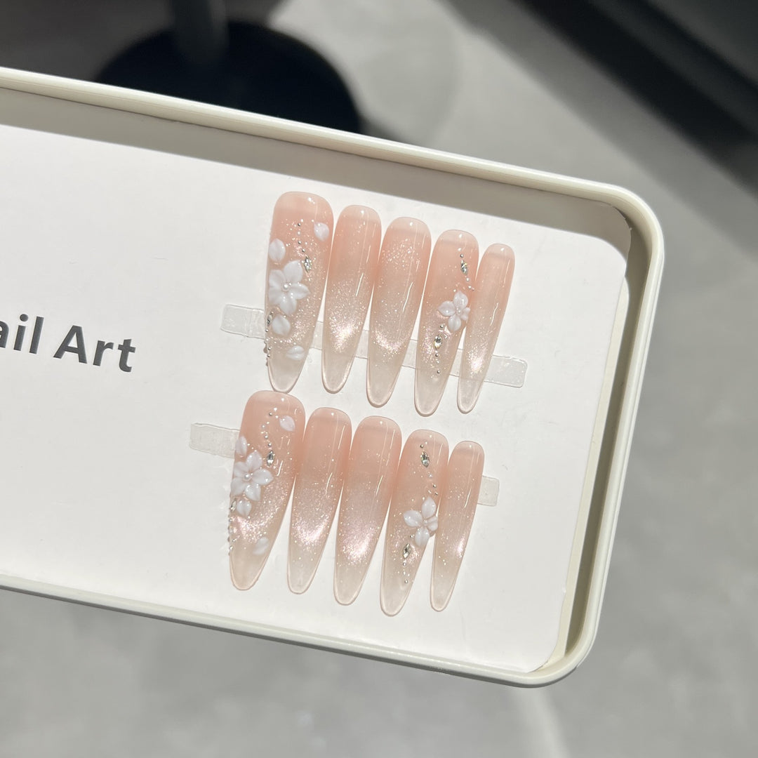 Decorative Floral Press-On Nail Set Bowlift