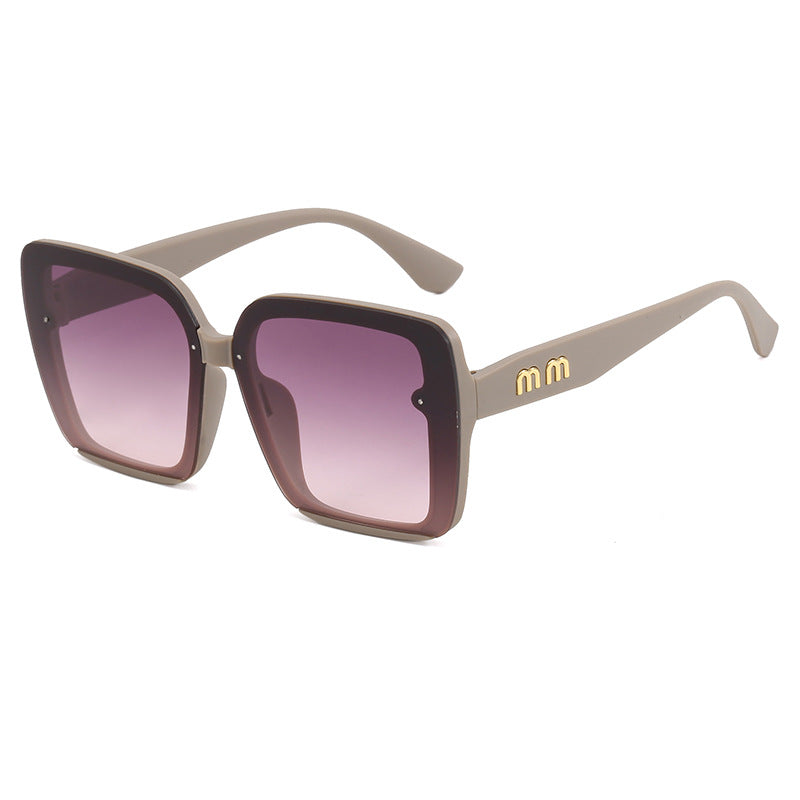 Women fashionable square sunglasses with comfortable design Bowlift