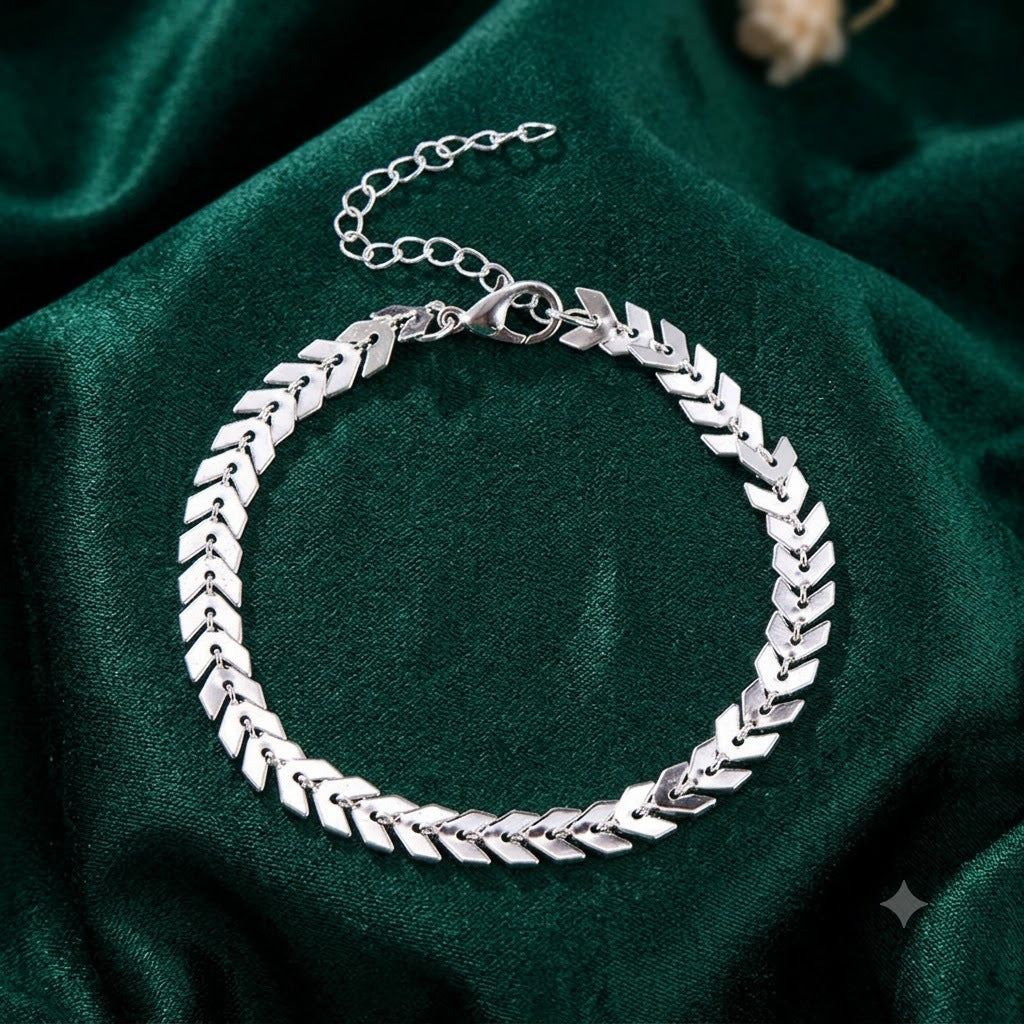 Elegant Gold Chain Necklace Bowlift