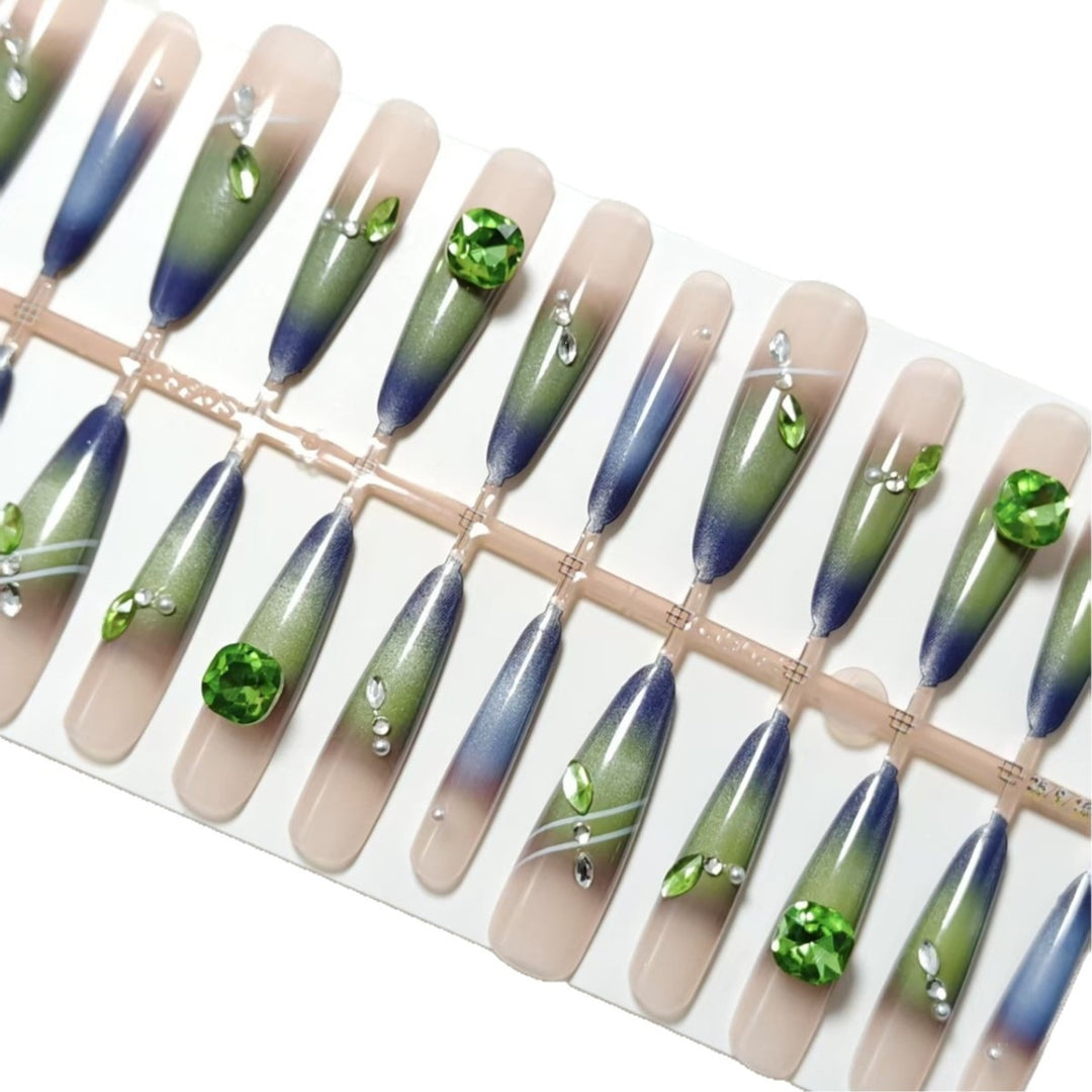Artificial nails with elegant gradient color and glitter accents Bowlift