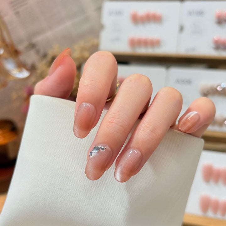 Elegant Press-On Nail Set with Crystal Accent Bowlift
