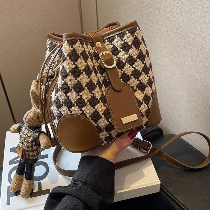 Chic Bucket Tote Bag Bowlift
