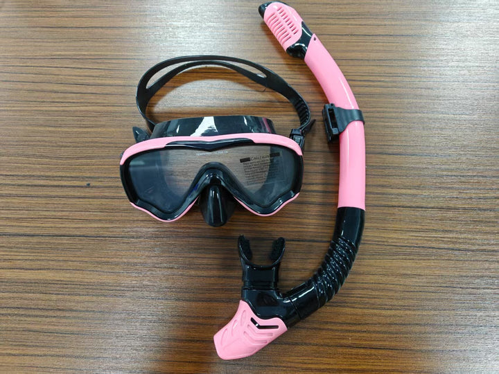Diving mask with anti-fog technology and wide field of vision Bowlift