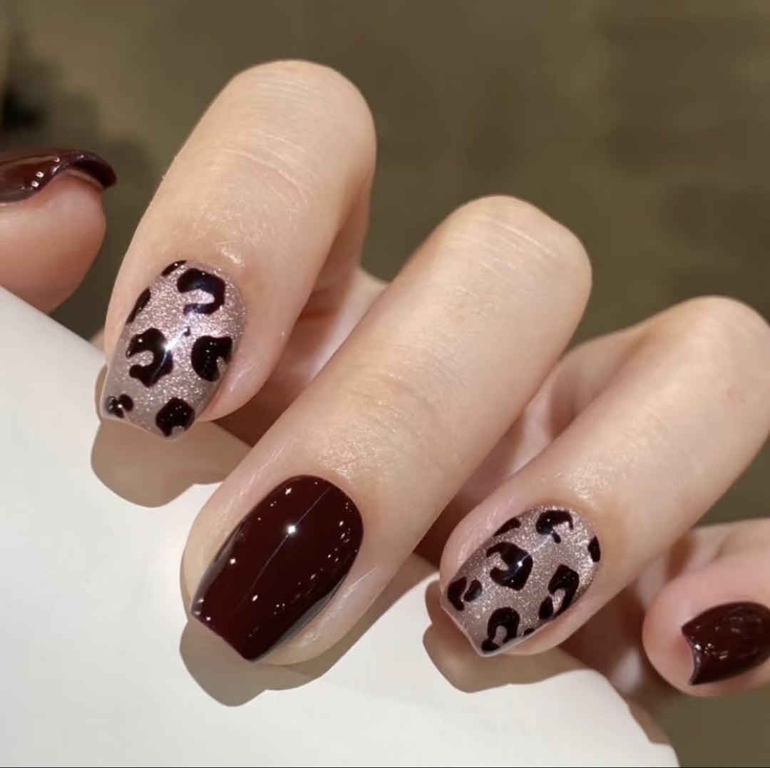 Stylish Leopard Print Press-On Nails Bowlift